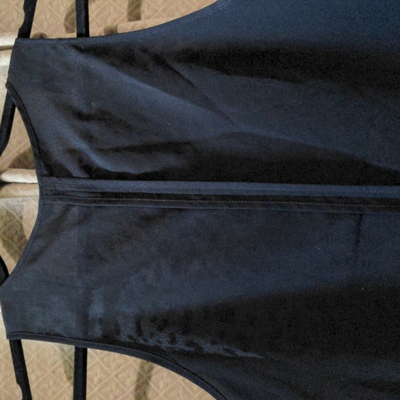 H&M Woman' Size 4 Sleeveless Black & White Animal Print Scoop Neck High-… - Picture 9 of 9